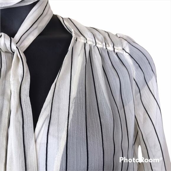 NWT LINE + DOT Cream w/Black stripe Jacqui Blouse Sz L - Picture 3 of 5